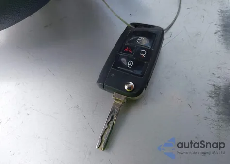 2019 Volkswagen Jetta 1.4T R-Line/1.4T S/1.4T Se from USA, damaged, VIN 3VWC57BU5KM179110